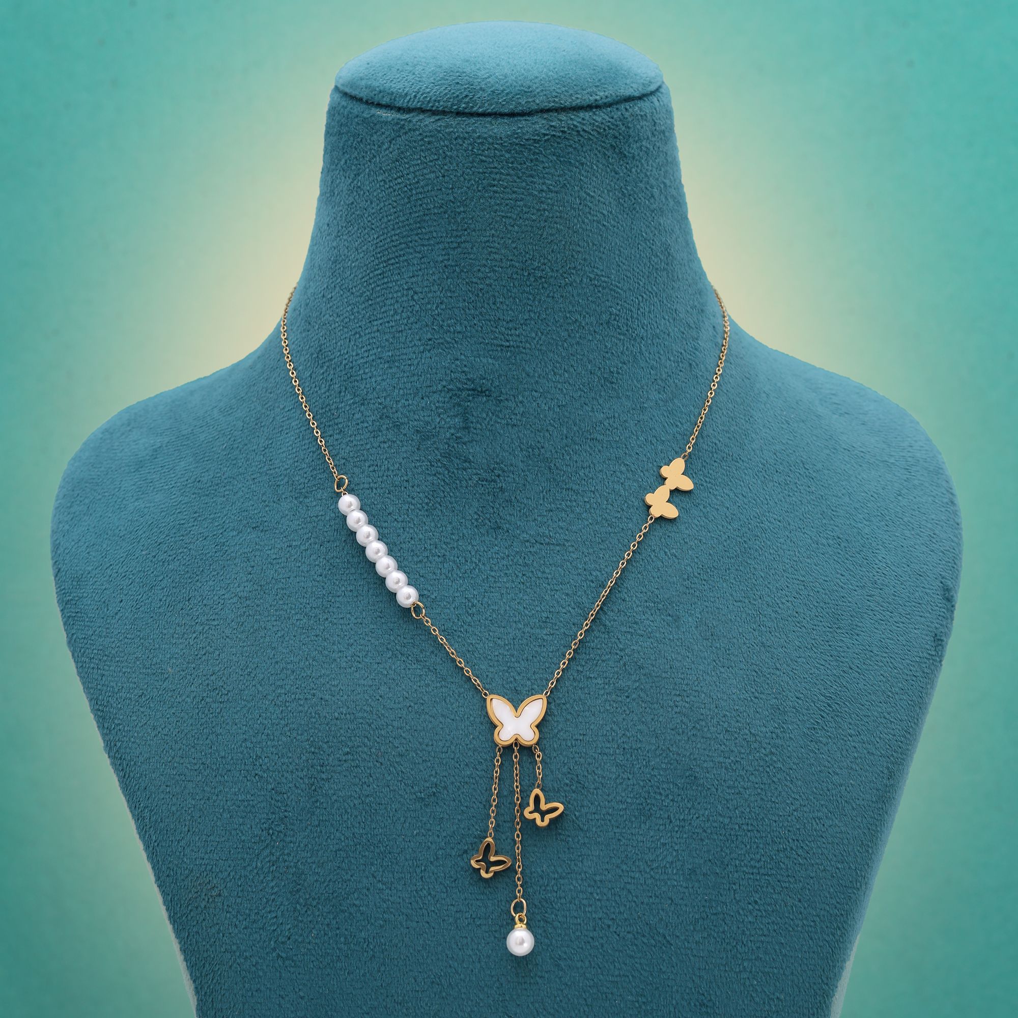 HOB White Color Stainless Steel Anti Tarnish Necklace Offering Subtle Elegance And Durability White Color Stainless Steel Anti Tarnish Necklace Offering Subtle Elegance And Durability - Image 1