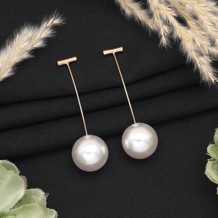 Stunning White Color Fashion Earrings With Pearl Touch For Bridal And Party Occasions